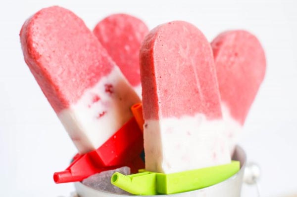 DIY ไอศกรีมสตรอว์เบอร์รีโยเกิร์ต Strawberry Yogurt Ice Cream