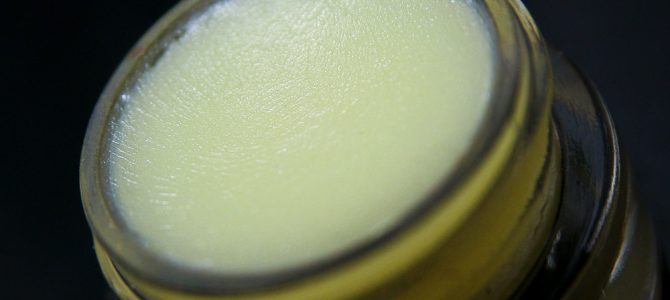ขั้นตอนทำน้ำยาบ้วนปากสมุนไพร และลิปบาล์มธรรมชาติ (How to Make Natural Mouthwash and Natural Lip Balm)